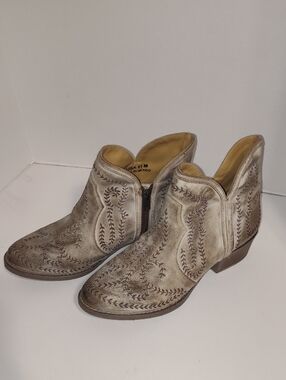 Sterling River Women's Taupe Embroidered Western Ankle Booties